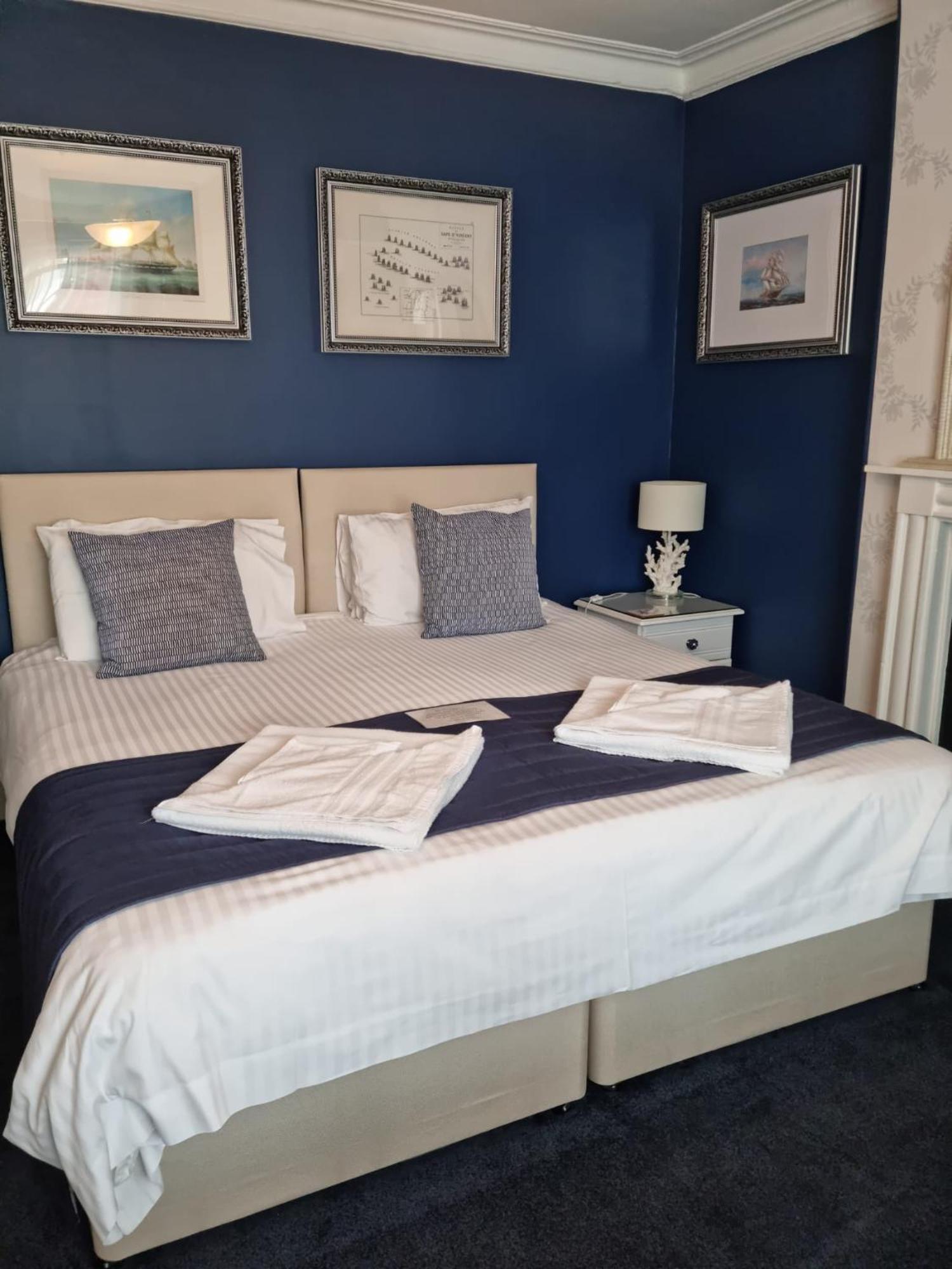 St Vincent Guest House Lynton Bagian luar foto