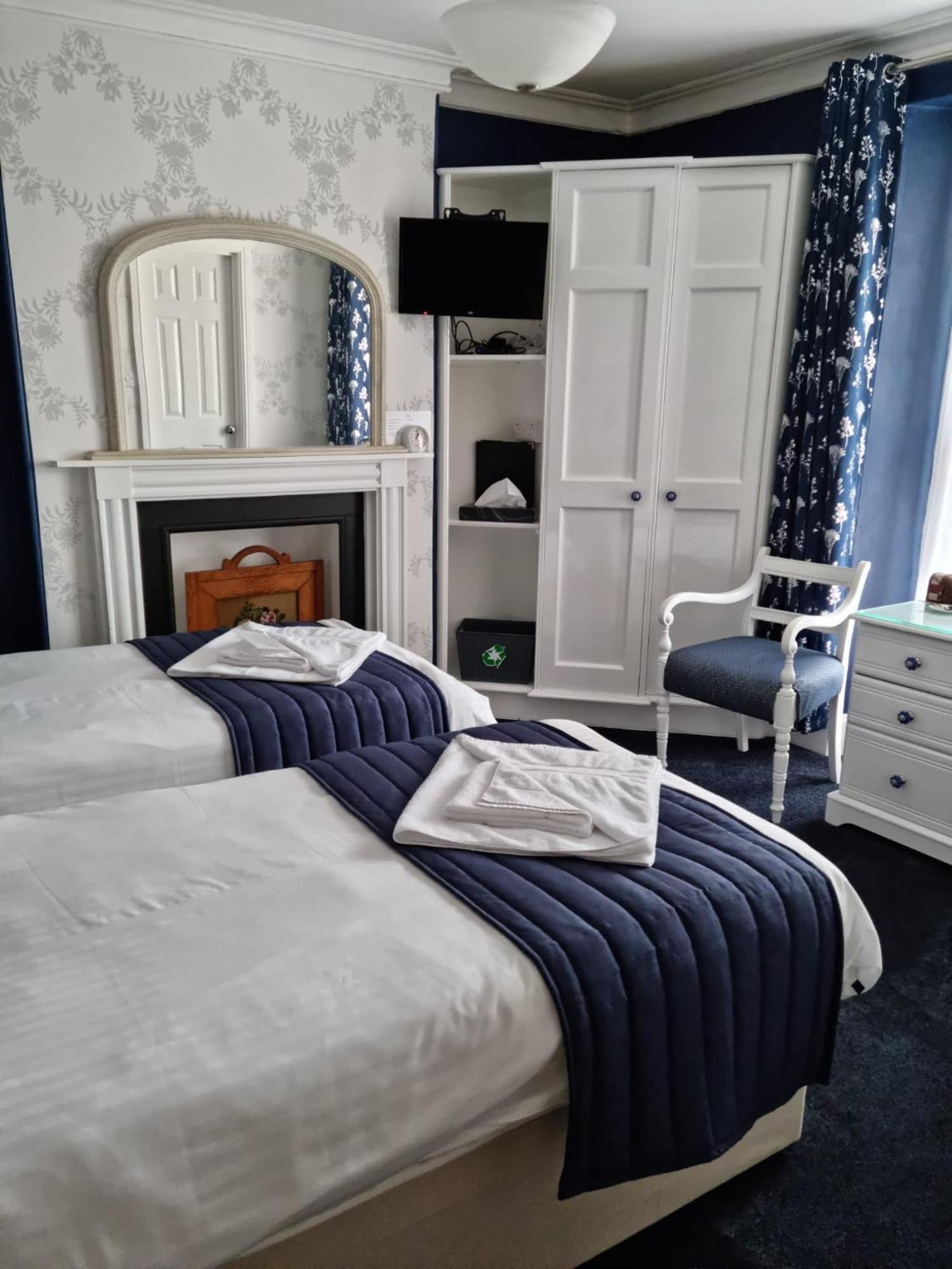 St Vincent Guest House Lynton Bagian luar foto