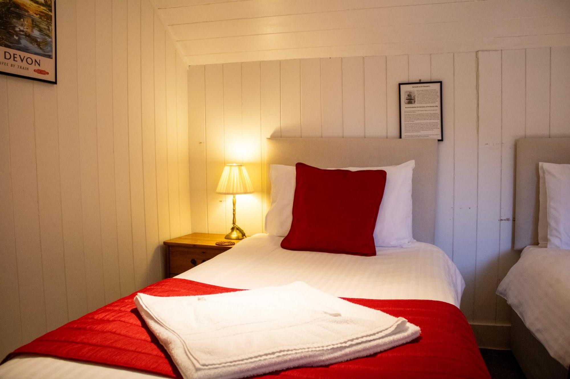 St Vincent Guest House Lynton Bagian luar foto