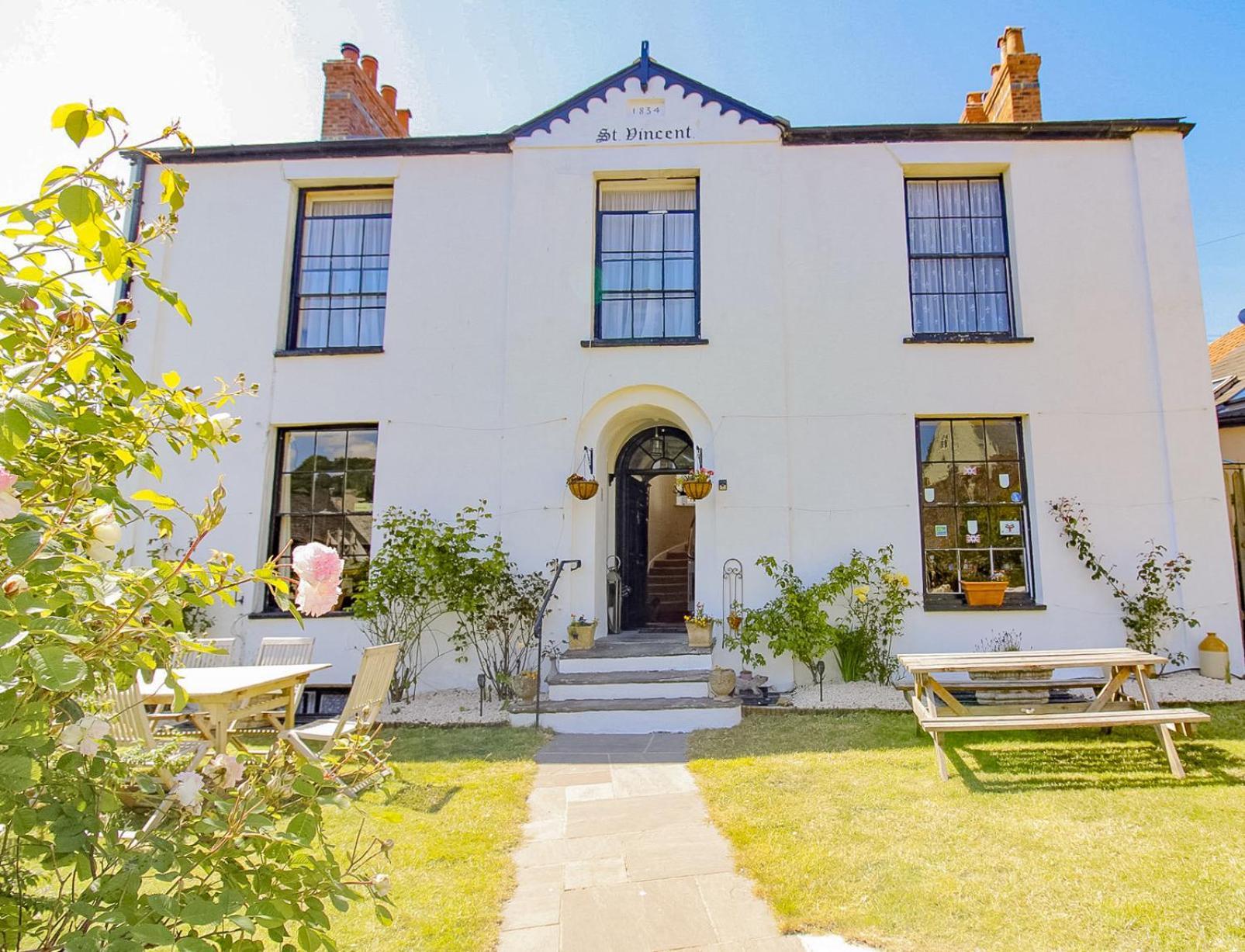 St Vincent Guest House Lynton Bagian luar foto